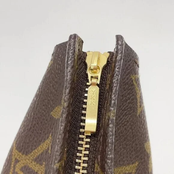Authentic Louis Vuitton Poche Toilette 26 Monogram Cosmetic Pouch - Picture 10 of 15
